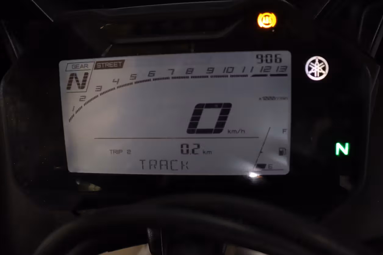 Yamaha R15M V3