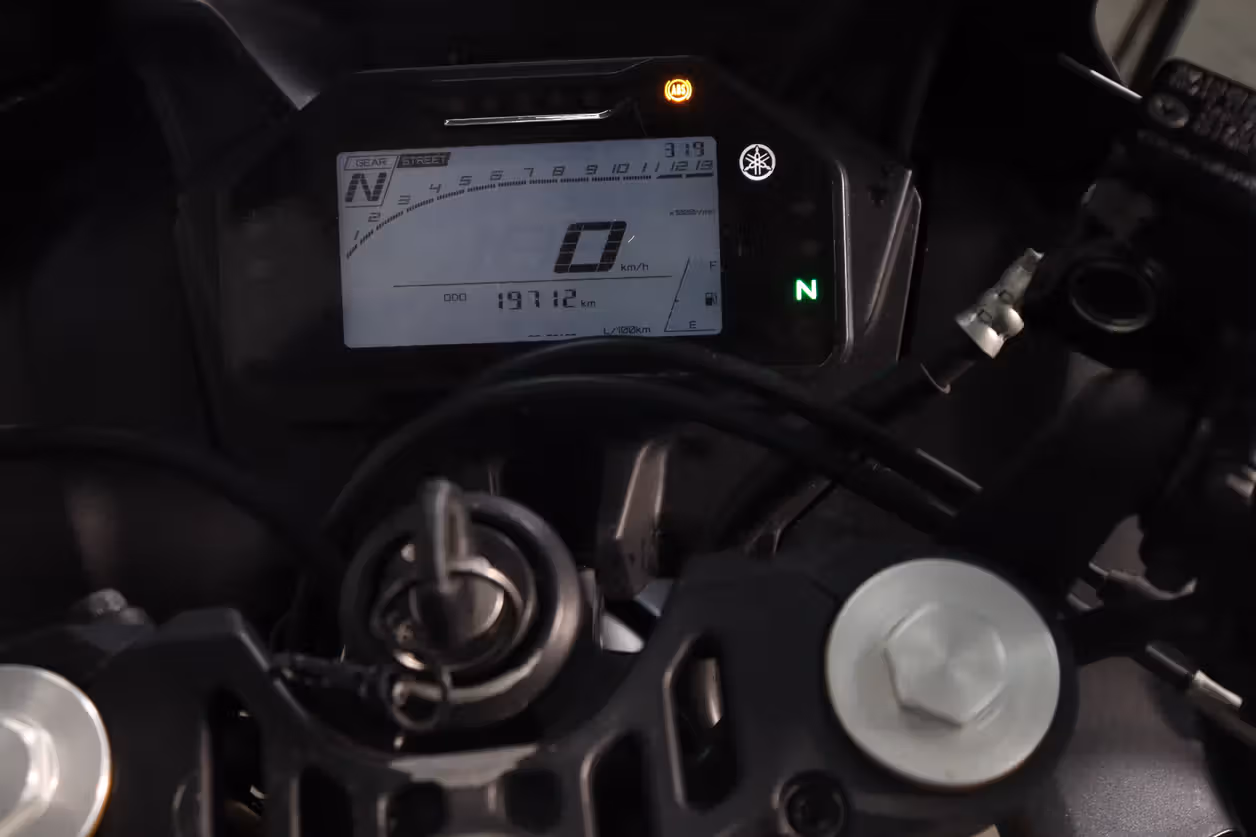 Yamaha YZF R15 V4 M