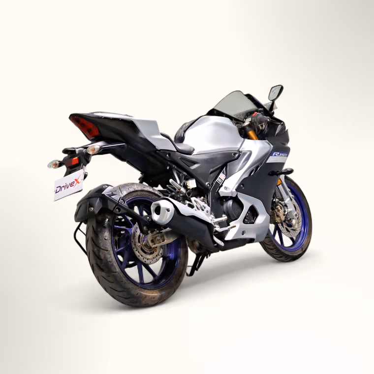 Yamaha R15M STD