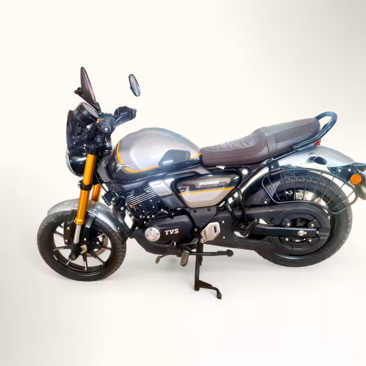 TVS Ronin Top