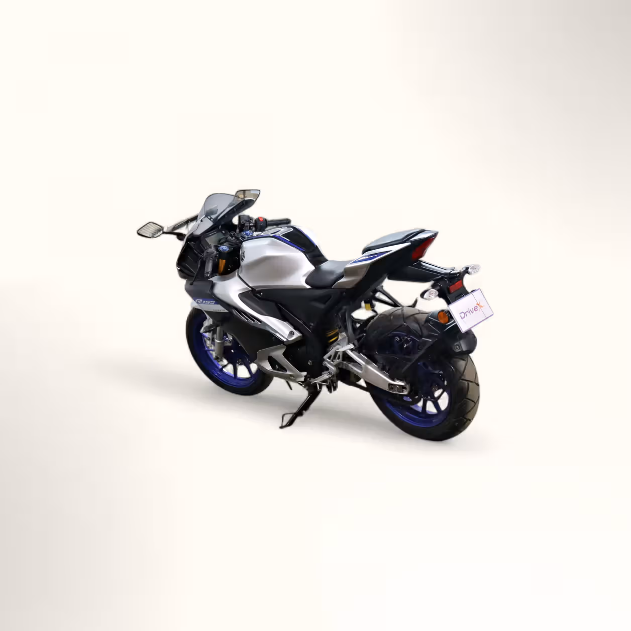 Yamaha R15M V3