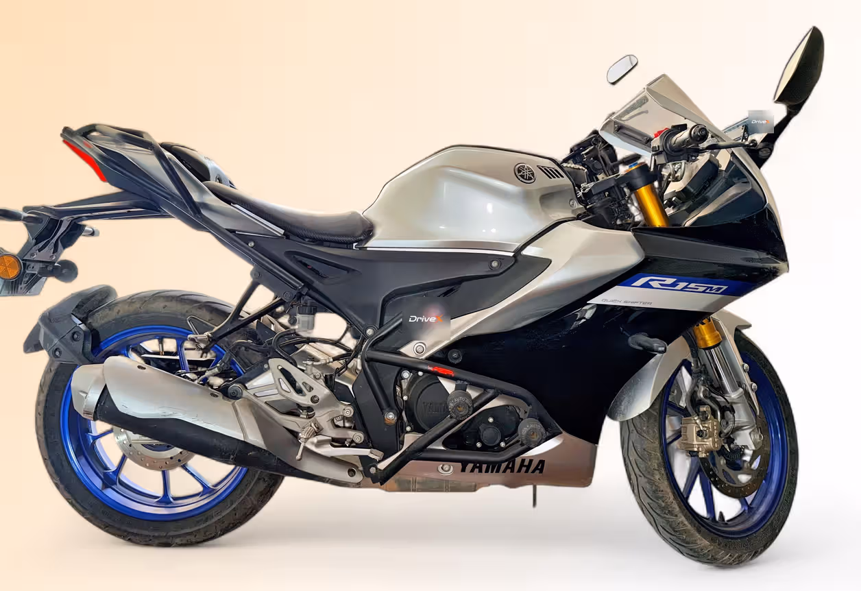 Yamaha R15M V4
