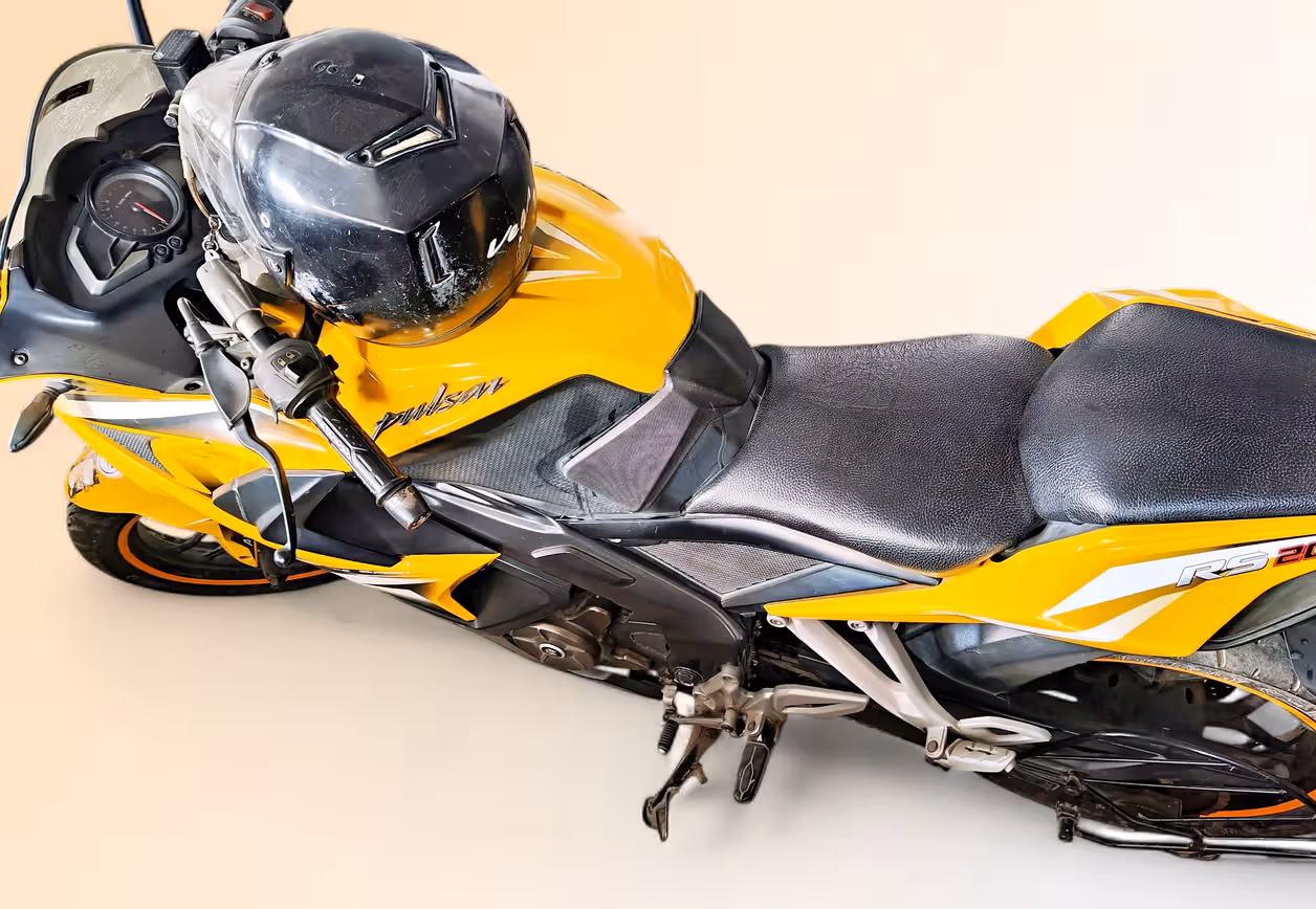 Bajaj Pulsar RS 200 ABS
