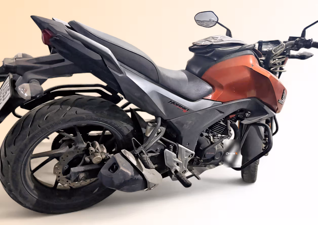 Honda CB Hornet 160R CBS