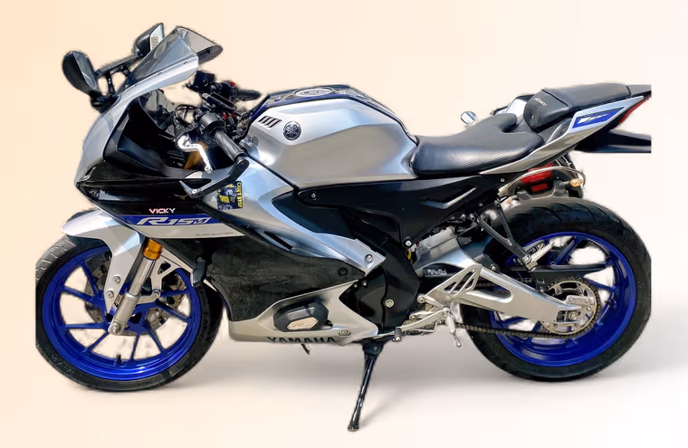 Yamaha R15M STD