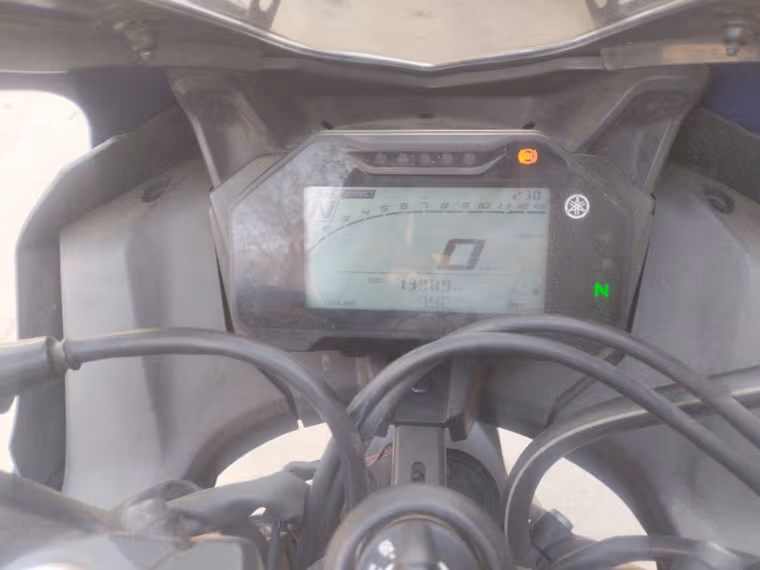 Yamaha R15 V4 STD