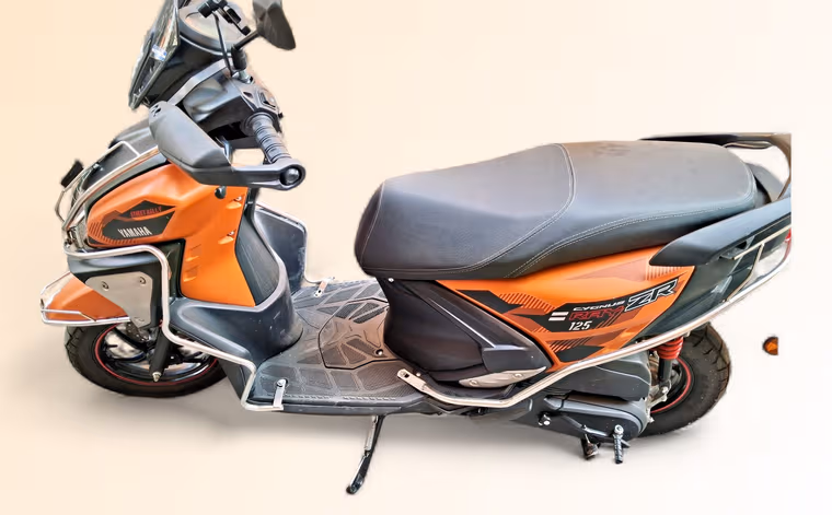 Yamaha Cygnus Ray ZR 125 Street Rally