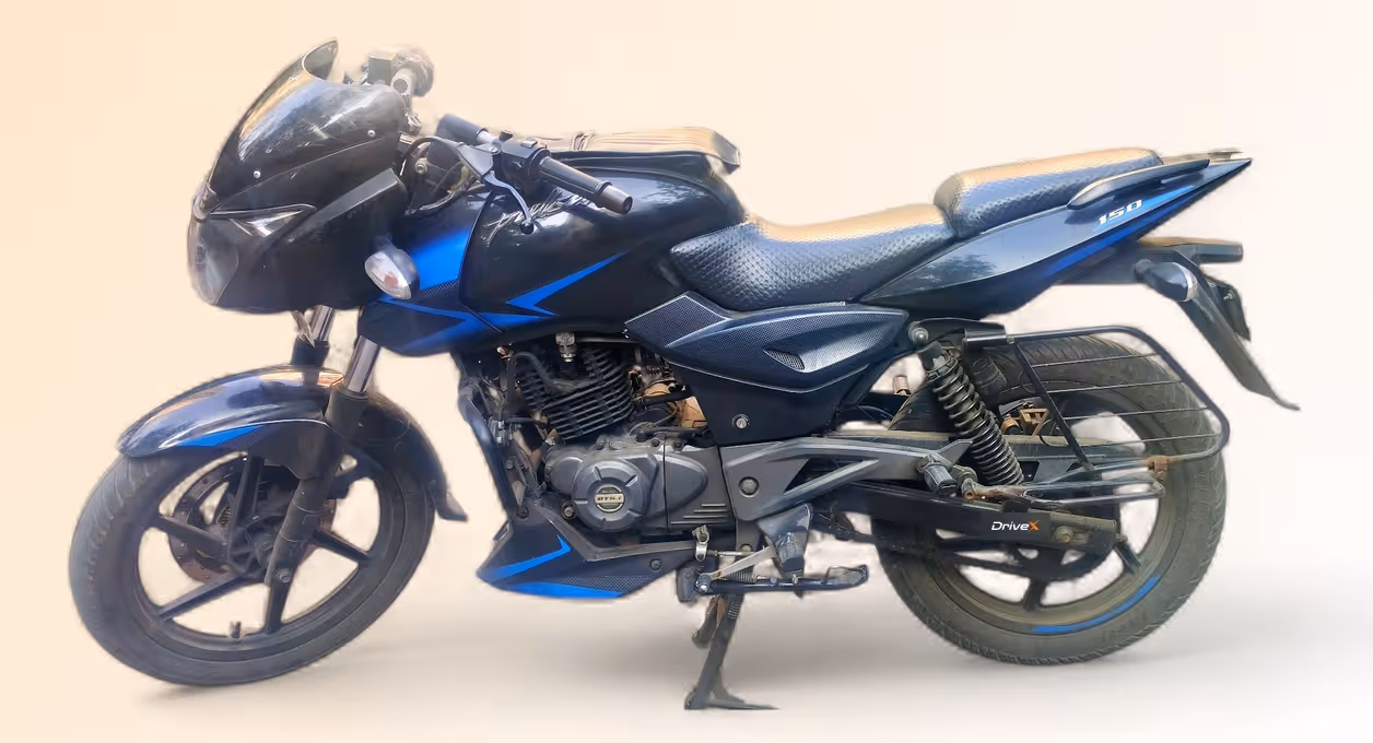 Bajaj Pulsar 150 Rear Disc ABS Dagger Edge Edition