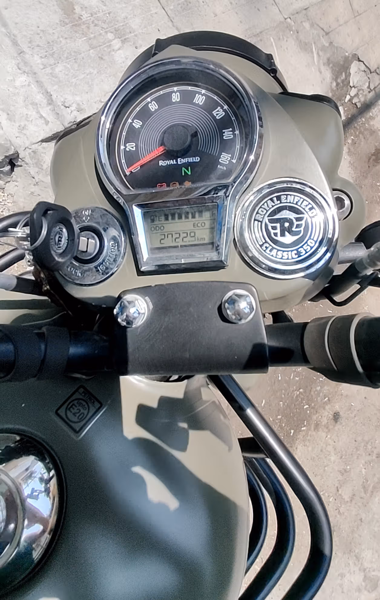 Royal Enfield Classic 350 Signals Edition