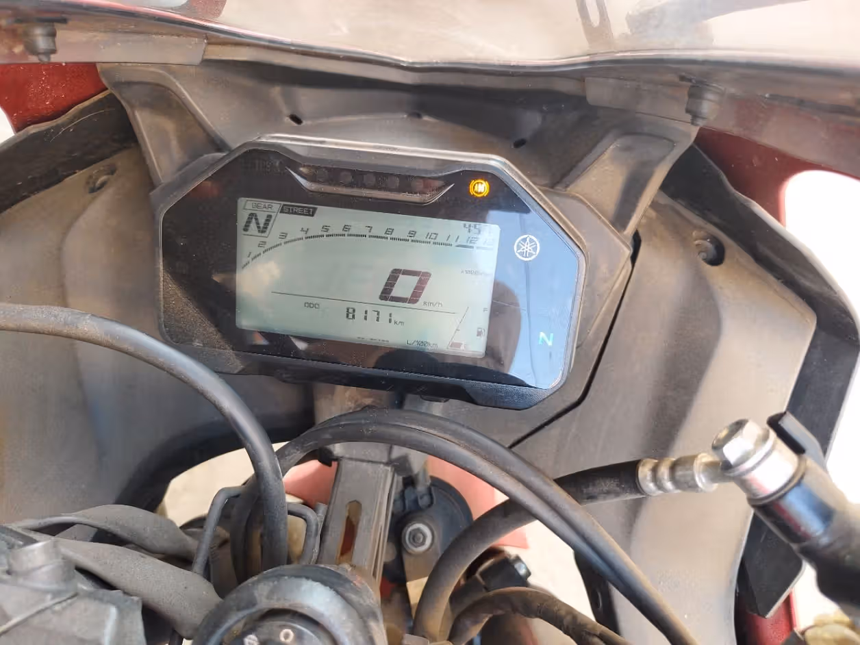 Yamaha R15 V4 STD