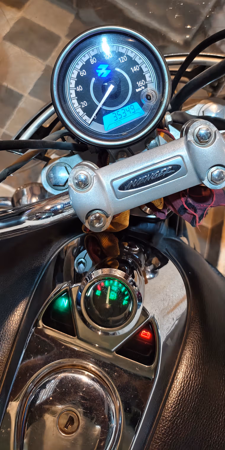 Bajaj Avenger Cruise 220 ABS