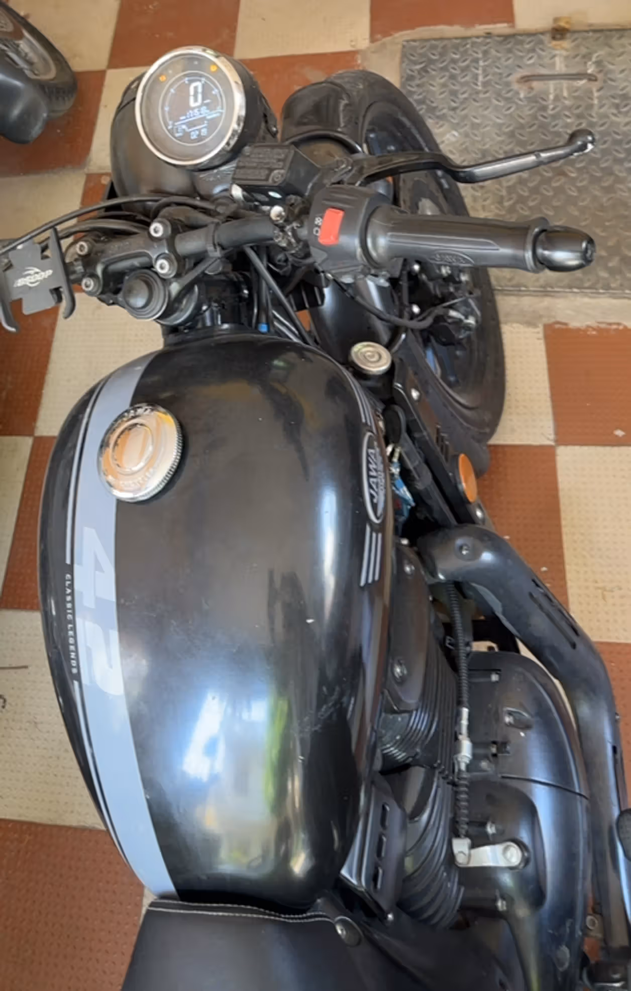 Jawa Forty Two Dual ABS