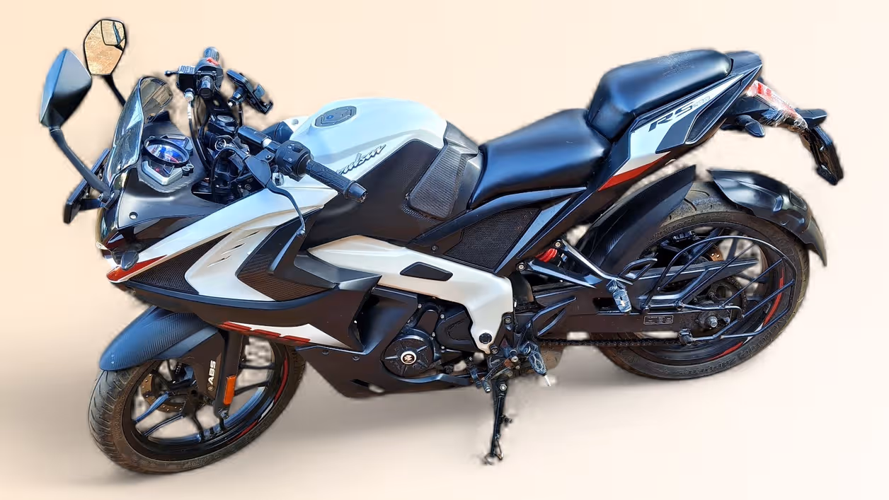 Bajaj Pulsar RS 200