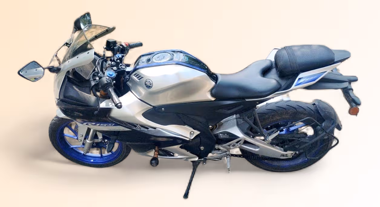 Yamaha R15M V3