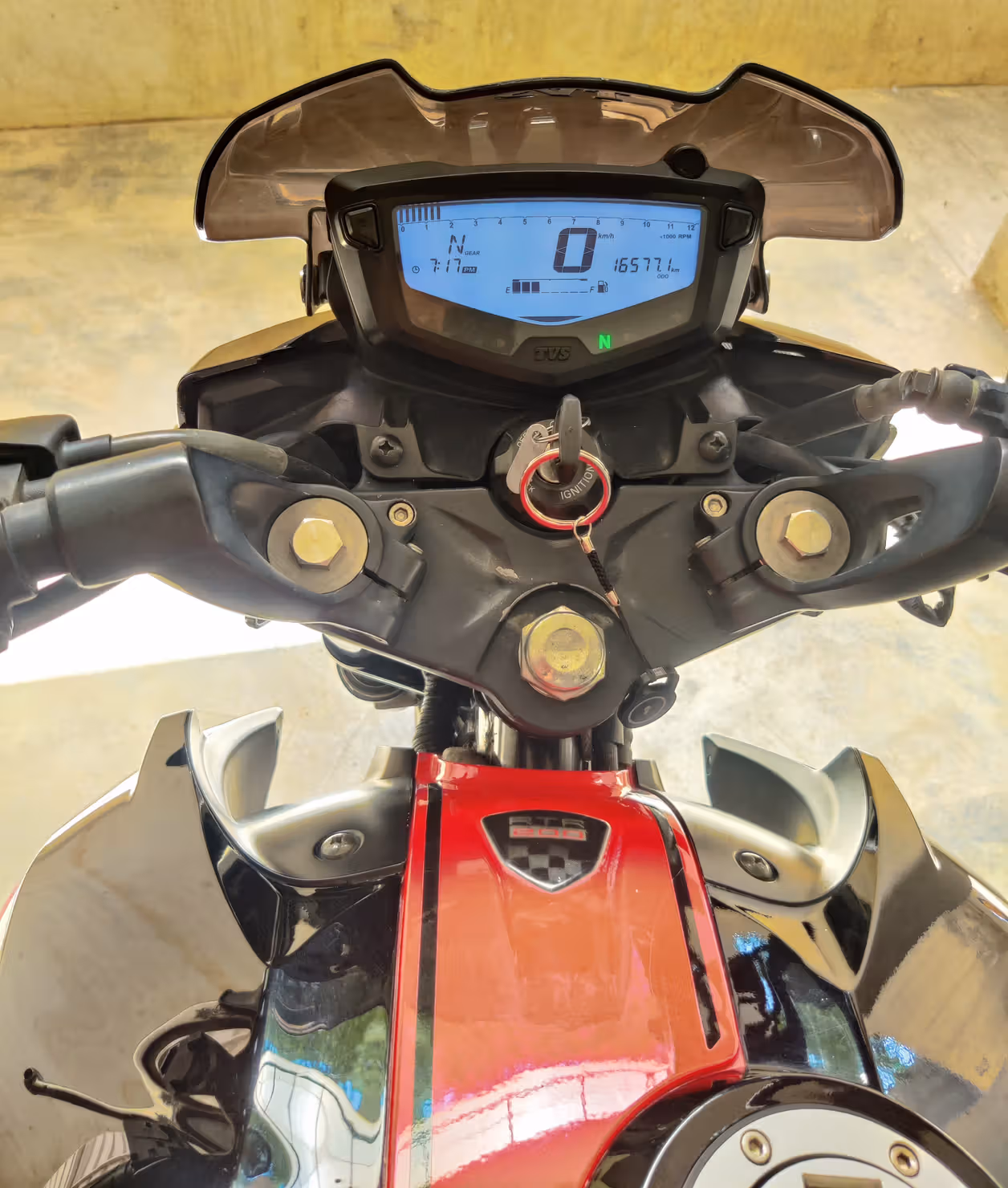 TVS Apache RTR 200 4V