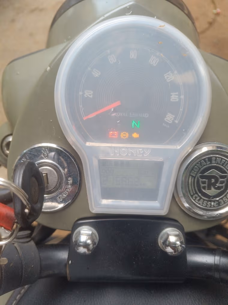 Royal Enfield Classic 350 Signals Edition