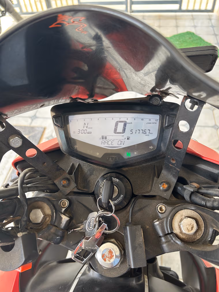TVS Apache RTR 200 4V
