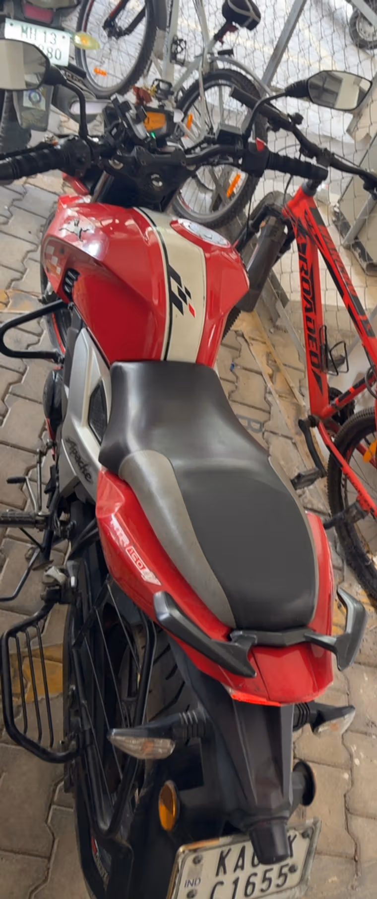 TVS Apache RTR 160 4V FI
