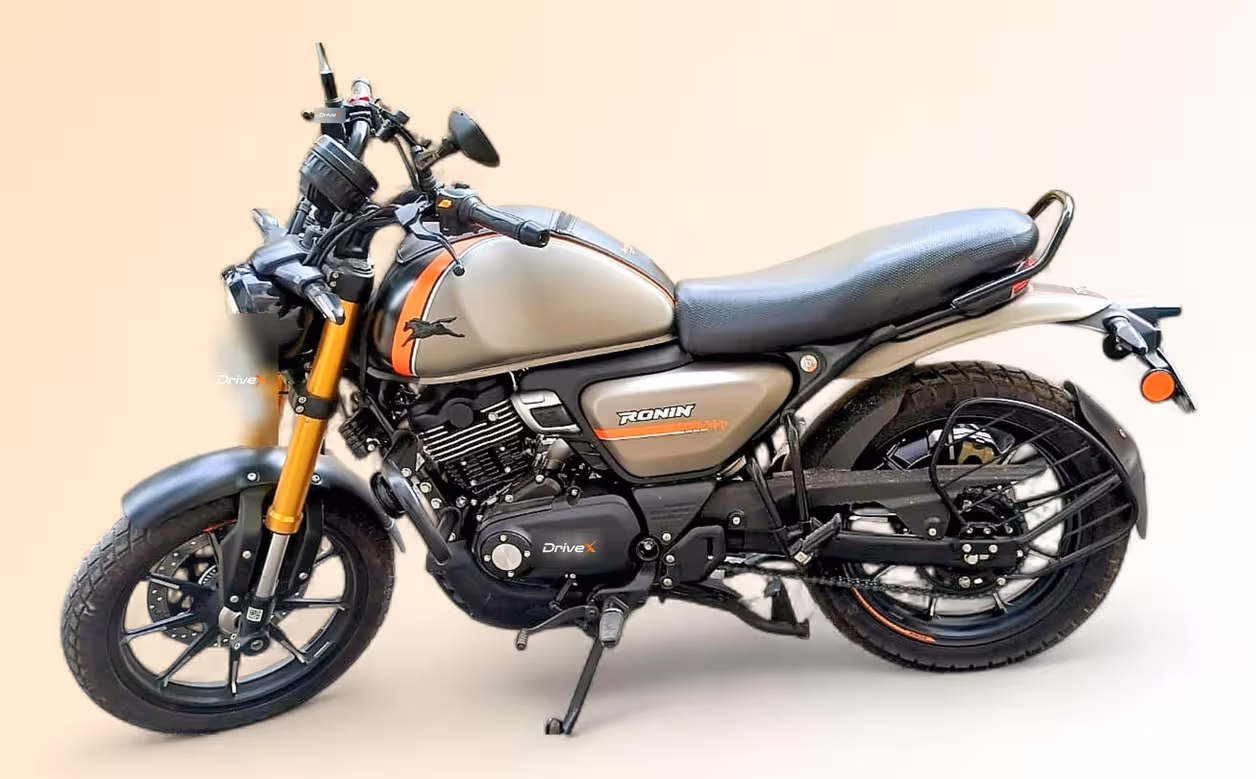 TVS Ronin Base Lightning Black