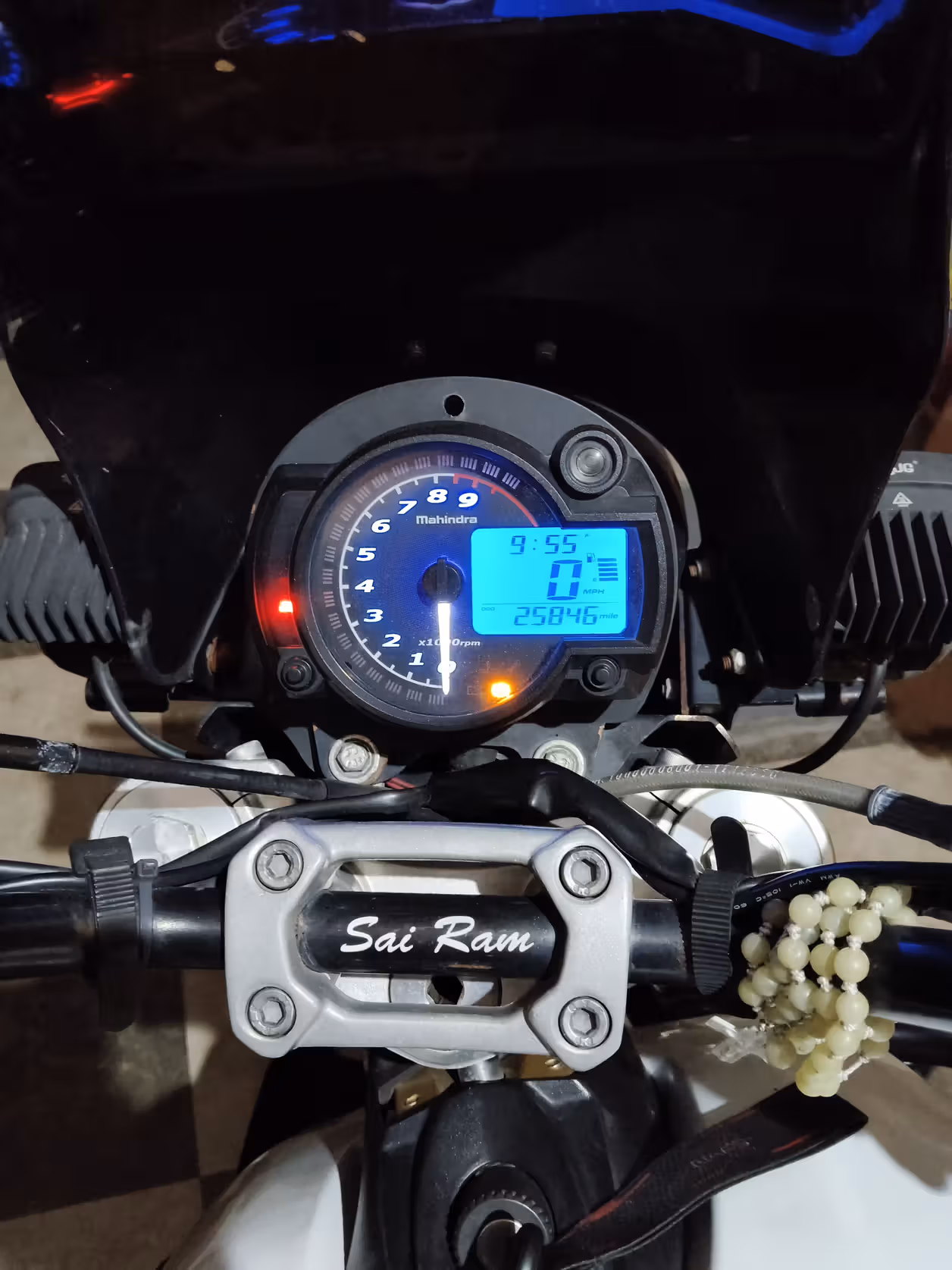 Mahindra Mojo XT300