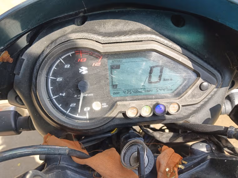 Bajaj Pulsar 125 Split Seat Disc