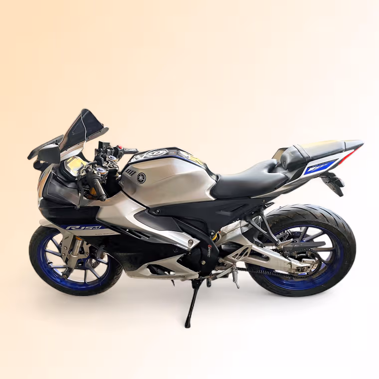 Yamaha R15M V4