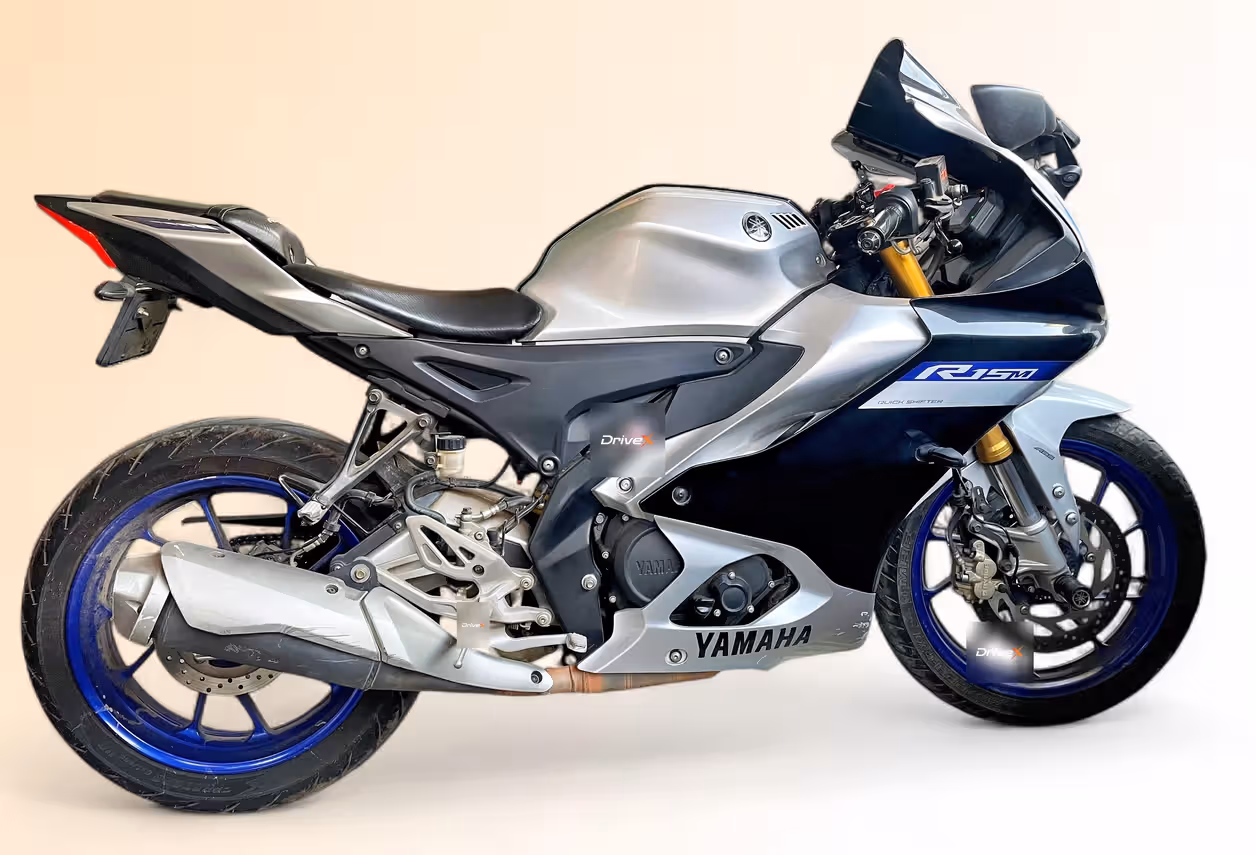 Yamaha R15M V4