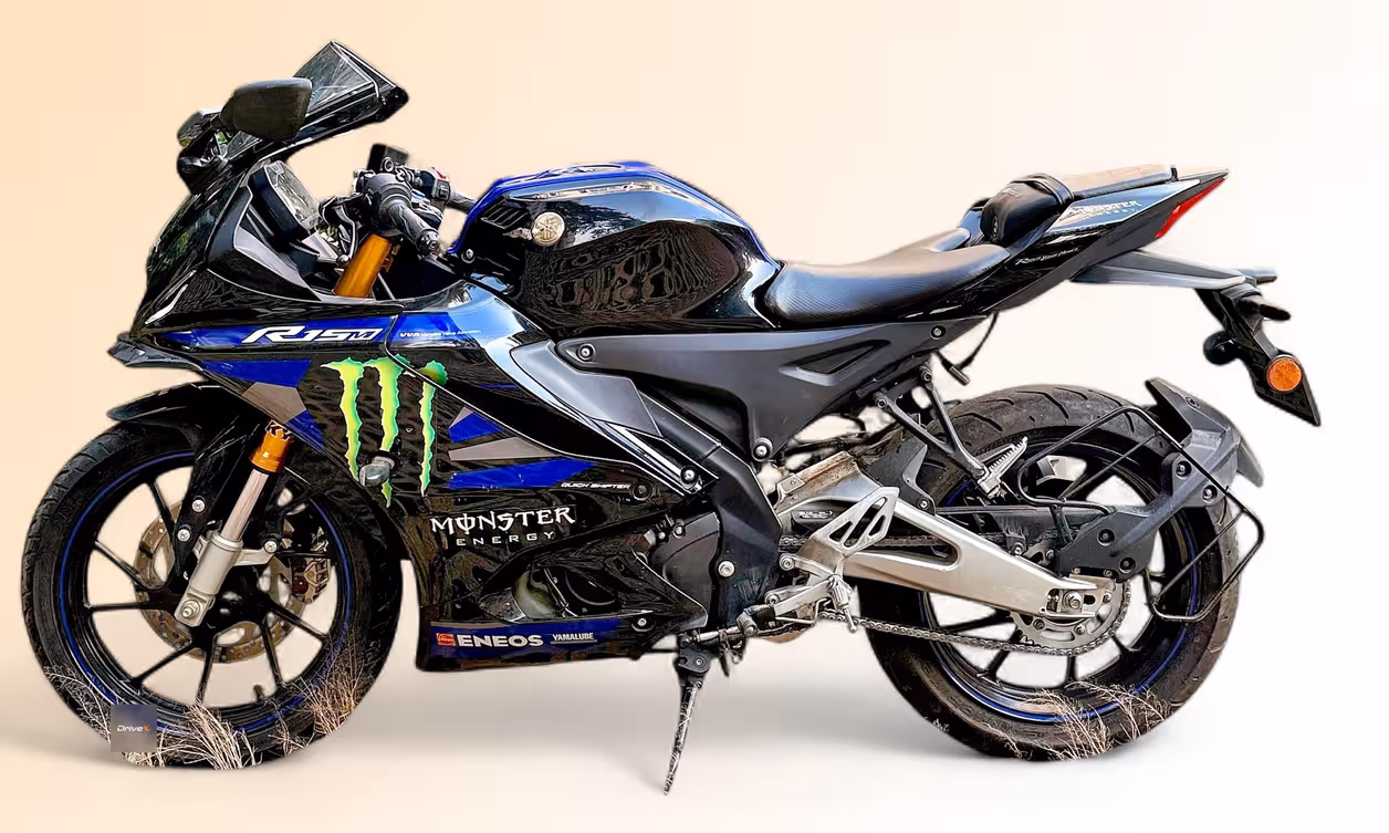 Yamaha R15M V4