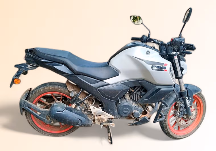 Yamaha FZS FI V4 Deluxe