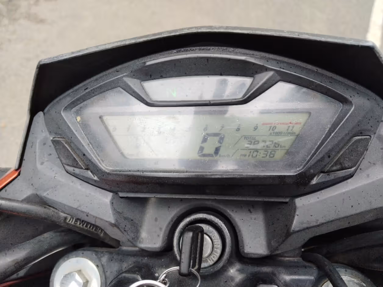 Honda CB Hornet 160R CBS