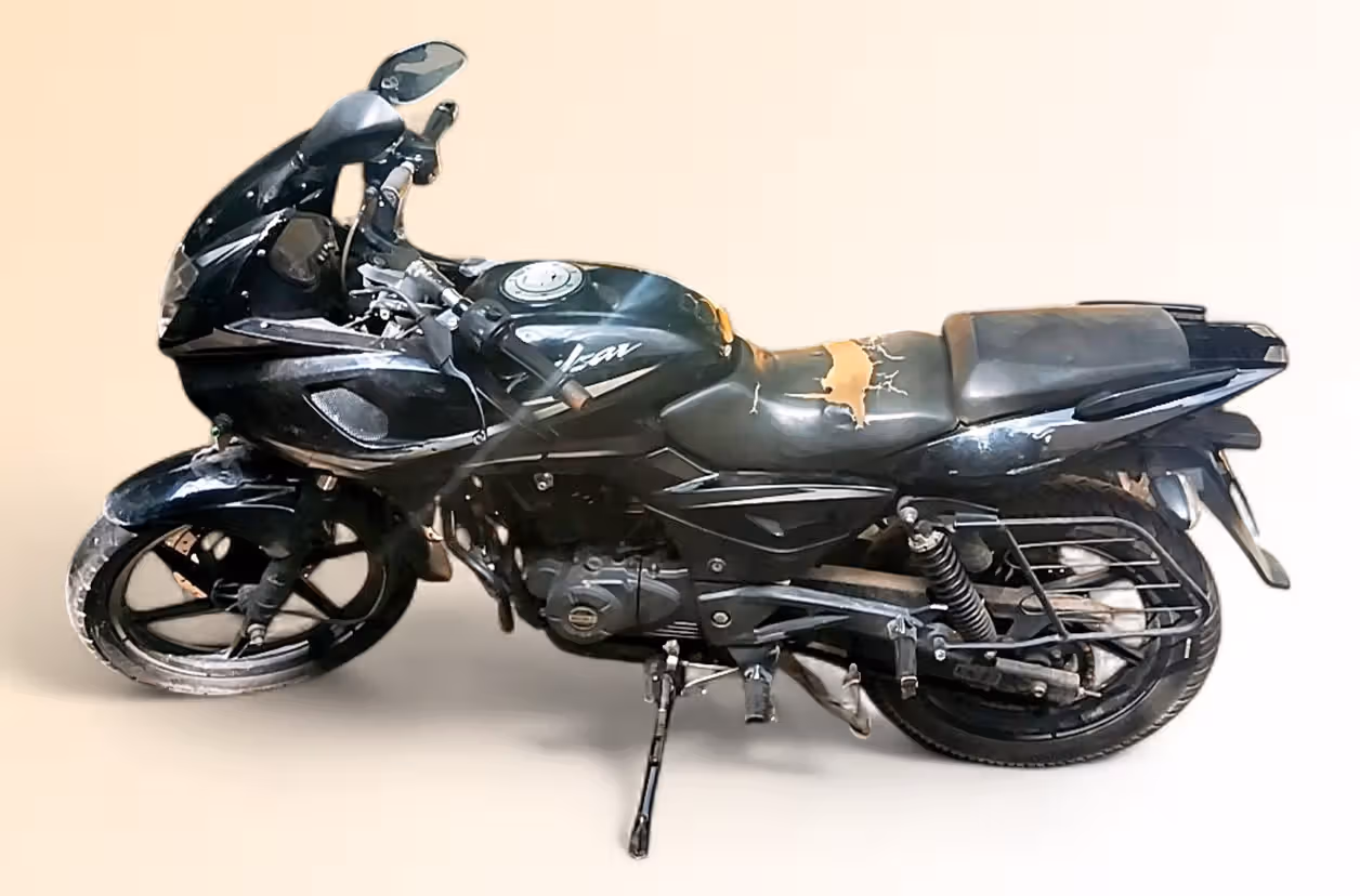 Bajaj Pulsar 220F STD