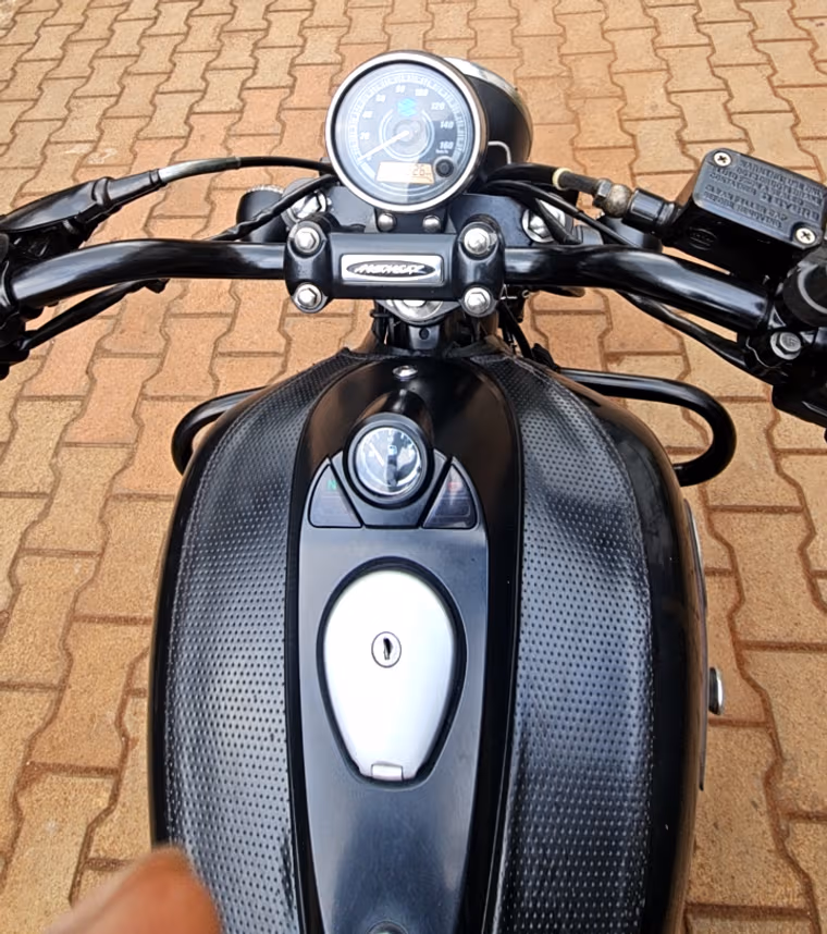 Bajaj Avenger Street 220