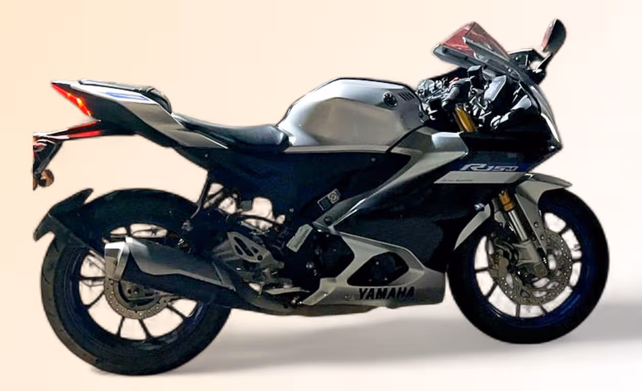 Yamaha R15M V4