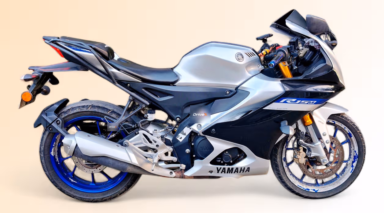 Yamaha R15M V4