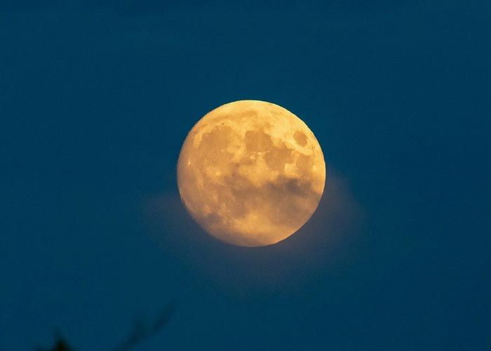 Full Moon in Pisces: Emotions and Intuition