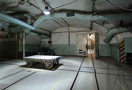 Fantastic pictures of an abandoned underground Soviet submarine base, off Ukraine