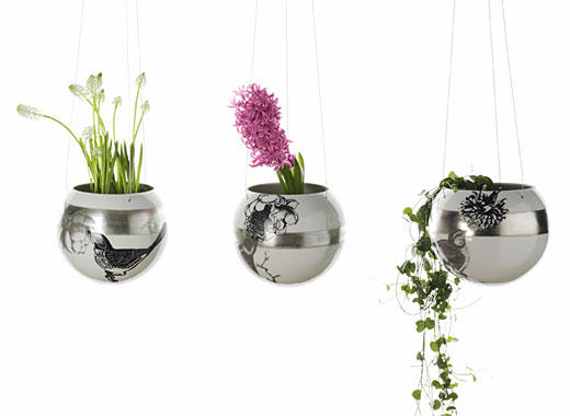 Glazed porcelain pots with little birdy and floral motifs