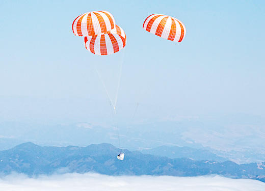 A successful drop test for SpeceX's Dragon capsule which will ferry back astronauts from space