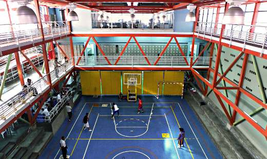 Vertical gyms in the slums of Caracas