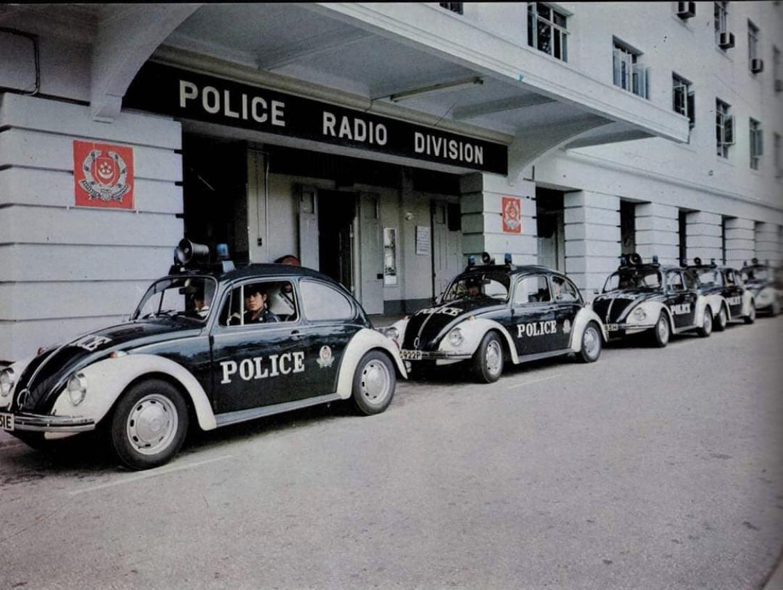 Volkswagen Beetles outside the Police Radio Division at Eu Tong Sen Street in 1973. 