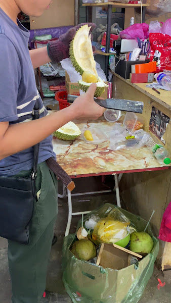Fruit stall (durian)