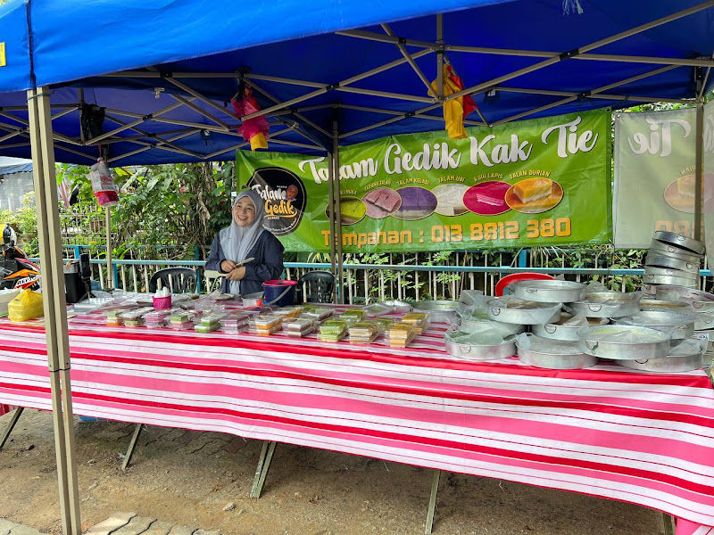 Talam Gedik Kak Tie Subang Bestari (HQ)