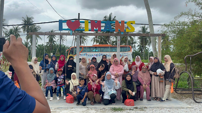 IMAN'S KAPIT & BISKUT