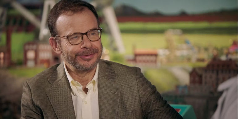 Rick Moranis talking to the camera in Prop Culture