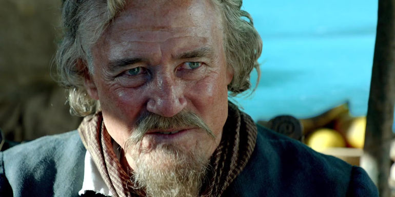 Benjamin Hornigold looking slightly amused in Black Sails