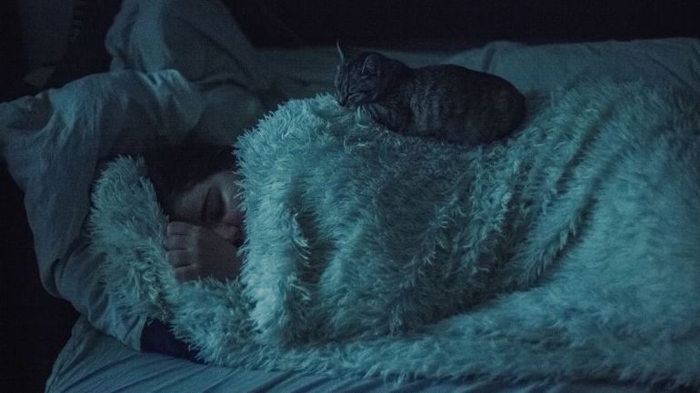 The Science Behind Sleeping More in Winter