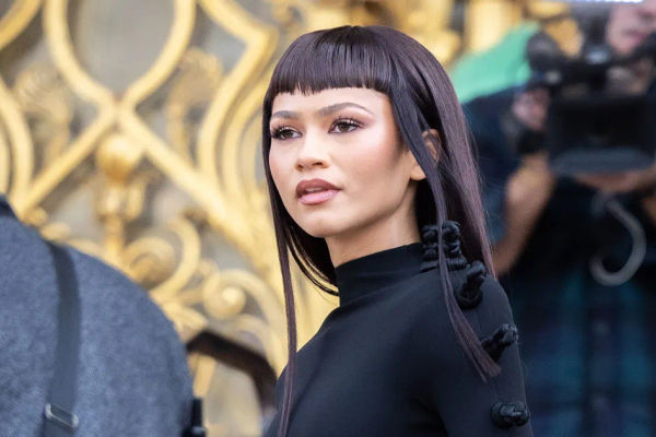 The Evolution of Fashion: Zendaya's Bold Hairdo at Schiaparelli Show