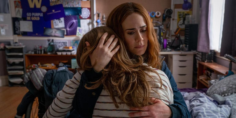 Sarah Paulson and Kiera Allen in Run