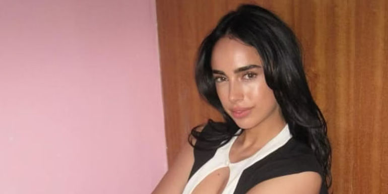 The Bachelor Season 28's Maria Georgas Posing For A Photograph