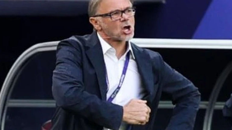 HLV Troussier: Thách thức và Cơ hội